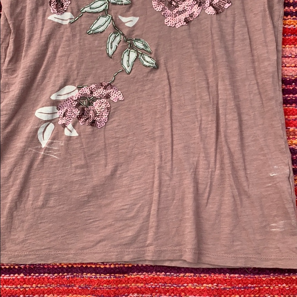 Banana Republic T-Shirt, Sequined Floral Top,  Casual V-Neck Top - Picture 3 of 7